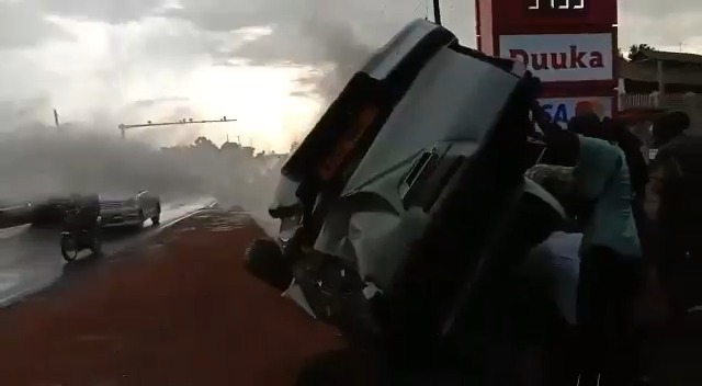 VIDEO : Eddy Kenzo Survives a Nasty Accident Along Masaka Road